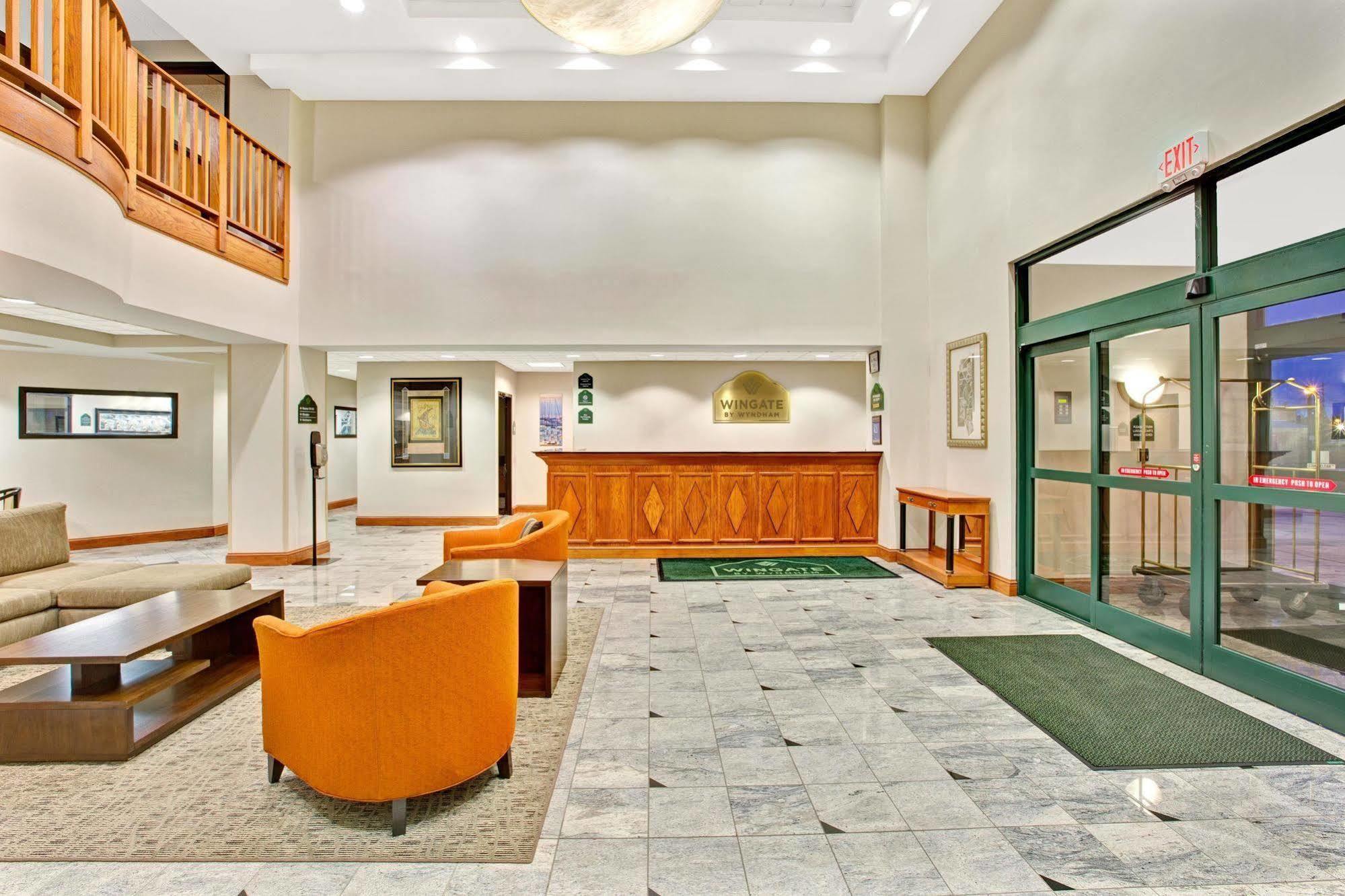 La Quinta Inn & Suites By Wyndham Муурсвил Екстериор снимка